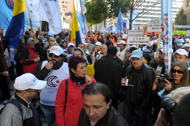 Слободни мењају независне?